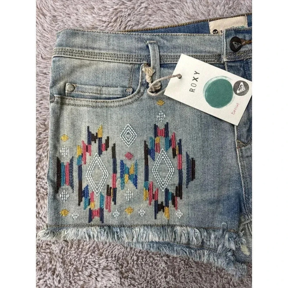 Roxy Blaze Gemoetric Embroidered Boho Festival Cut Off Raw Hem Shorts Size 11 - Picture 6 of 16